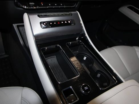 Used 2026 Lincoln Aviator AWD image 18
