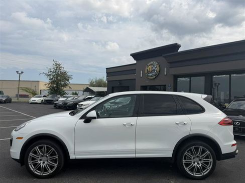 Used 2016 Porsche Cayenne S AWD/4WD image 2