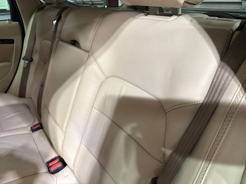 Used 2014 Volvo XC70 3.2 image 50