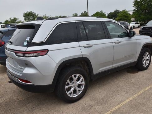 Used 2022 Jeep Grand Cherokee Limited AWD/4WD image 6