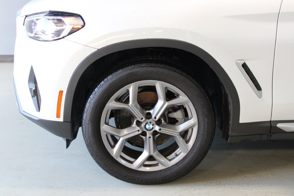 Used 2023 BMW X3 xDrive30i w/ Premium Package AWD/4WD image 4