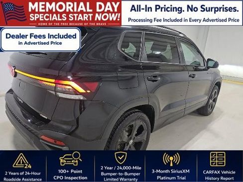 Used 2025 Volkswagen Taos SE AWD/4WD image 3