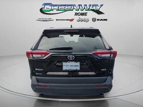 Used 2024 Toyota RAV4 XLE FWD image 6