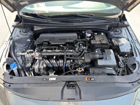 Used 2024 Hyundai Elantra SEL FWD image 25