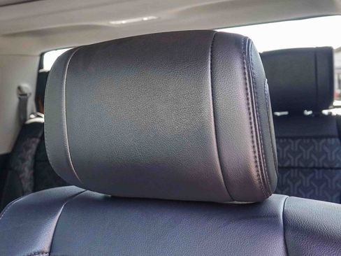 Used 2024 Toyota Tundra Limited AWD/4WD image 31