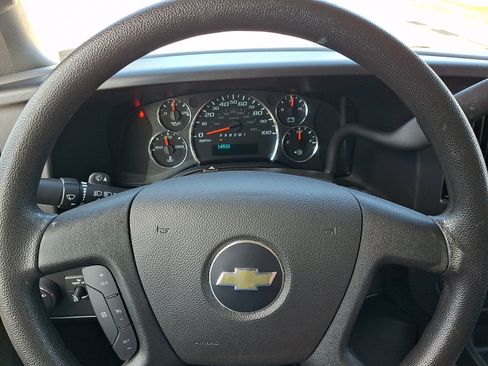 Used 2025 Chevrolet Express 2500 w/ Driver Convenience Package RWD image 18