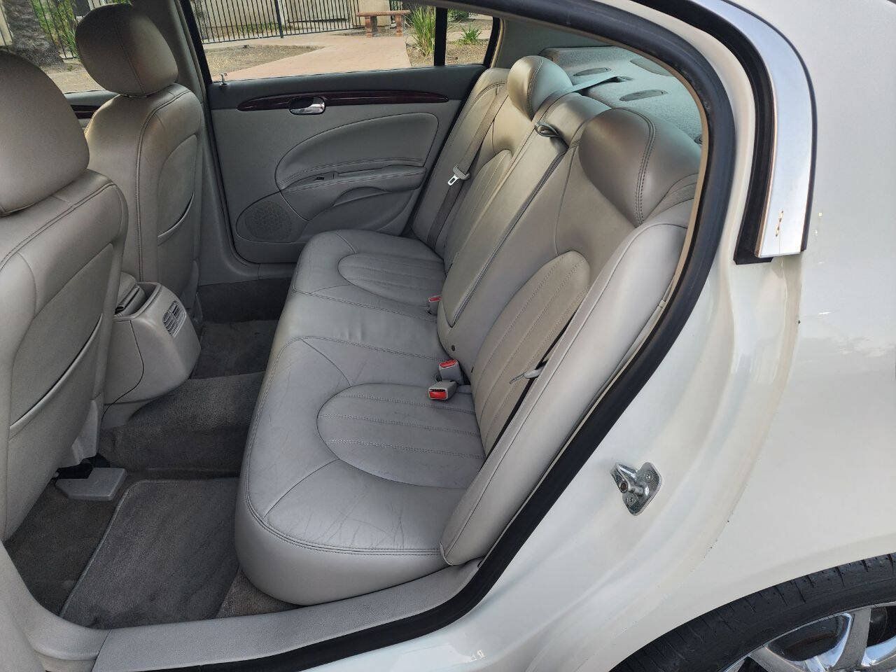 Used 2007 Buick Lucerne CXL w/ Luxury Package FWD image 25