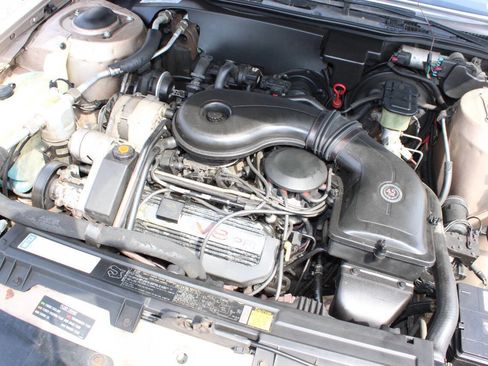 Used 1990 Cadillac De Ville Sedan image 24