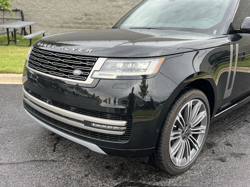 Used 2024 Land Rover Range Rover Long Wheelbase SE AWD/4WD image 11