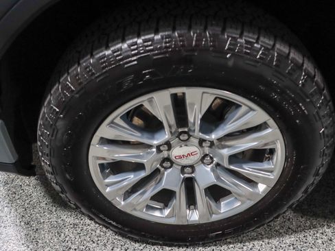 Used 2025 GMC Sierra 1500 Denali w/ Technology Package AWD/4WD image 11