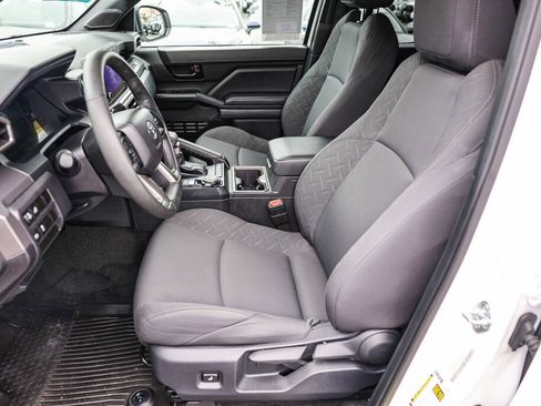 Certified 2024 Toyota Tacoma SR5 AWD/4WD image 9