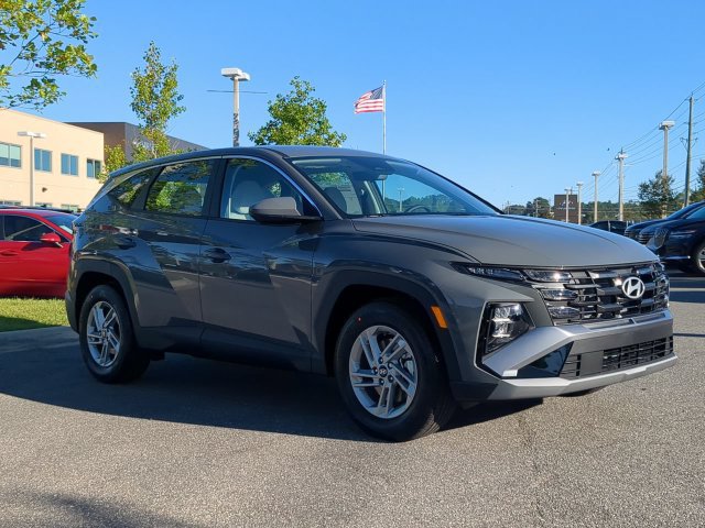 Certified 2025 Hyundai Tucson SE FWD image 3