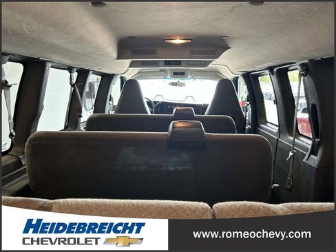 Used 2017 Chevrolet Express 2500 LT w/ LT Preferred Equipment Group RWD image 32