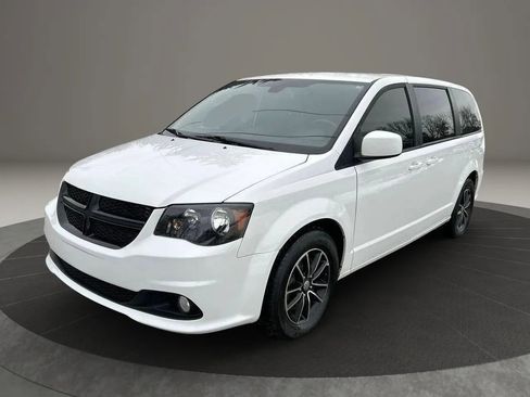 Used 2019 Dodge Grand Caravan GT FWD image 2
