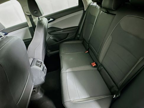 Used 2024 Volkswagen Taos SE image 25