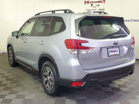 Used 2022 Subaru Forester Premium image 4