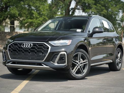 Used 2024 Audi Q5 e Premium Plus w/ Premium Plus Package AWD/4WD image 1