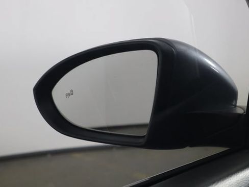 Used 2019 Volkswagen Jetta SE FWD image 34