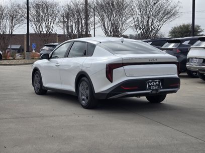 New 2025 Kia K4 LX