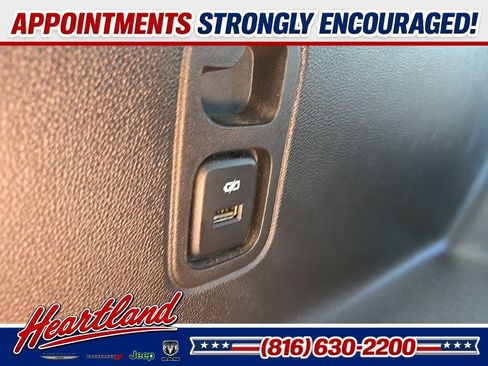 Used 2021 Chevrolet Traverse Premier AWD/4WD image 89