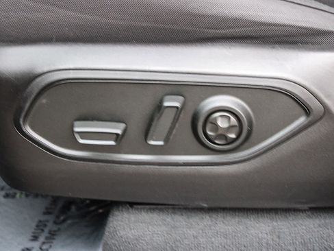 Used 2025 Jeep Grand Cherokee L Laredo RWD image 21