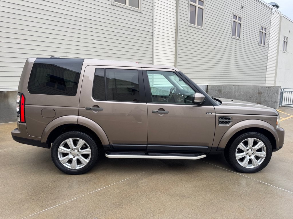 Used 2015 Land Rover LR4 HSE AWD/4WD image 2