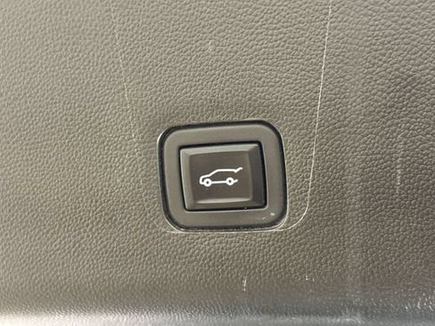 Used 2023 Chevrolet Traverse RS w/ LPO, Floor Liner Package AWD/4WD image 31