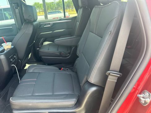 Used 2026 Chevrolet Tahoe RST w/ Comfort Package AWD/4WD image 10