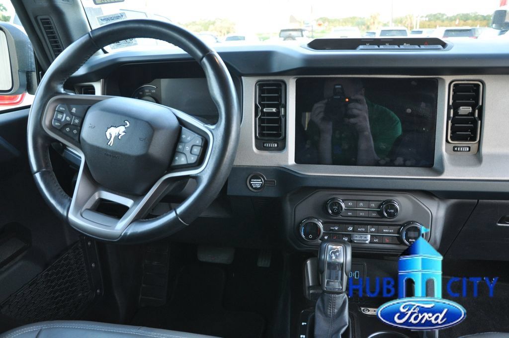 Used 2024 Ford Bronco Outer Banks AWD/4WD image 19