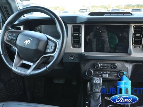 Used 2024 Ford Bronco Outer Banks AWD/4WD image 19