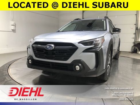 Used 2023 Subaru Outback Premium image 3