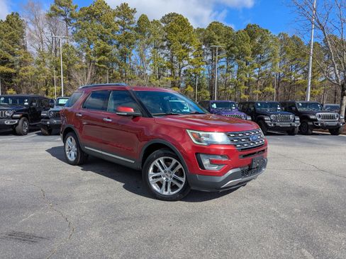 Used 2017 Ford Explorer Limited w/ Class II Trailer Tow Package image 3