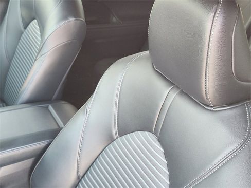 Used 2023 Toyota Highlander XSE image 16