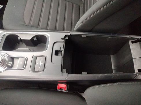 Used 2020 Ford Fusion SE image 27