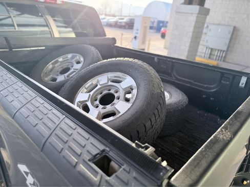 Used 2011 GMC Sierra 2500 SLE w/ SLE Preferred Package image 10