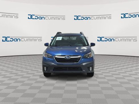Used 2020 Subaru Outback Premium AWD/4WD image 3