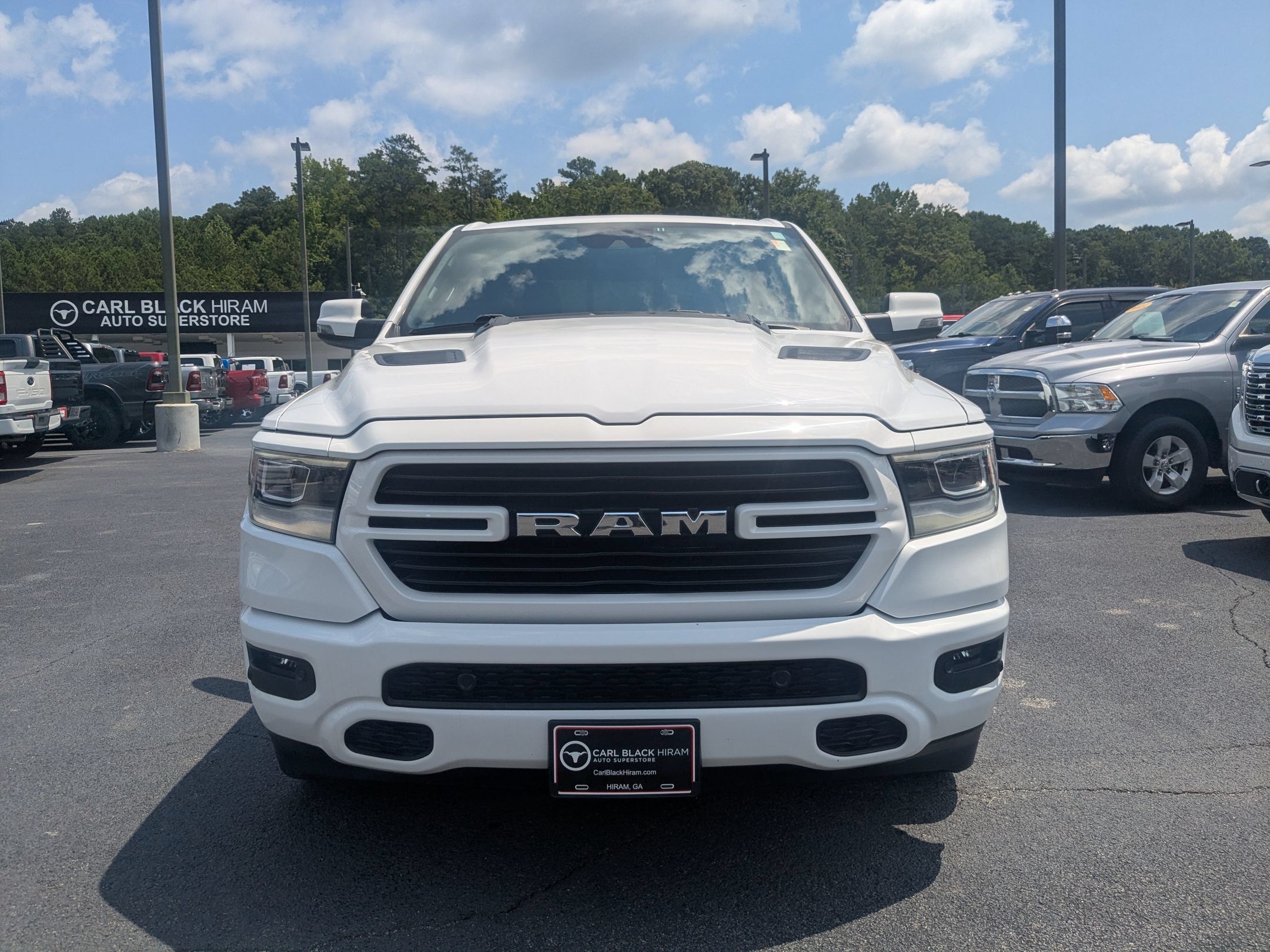 Used 2023 RAM 1500 Laramie AWD/4WD image 2