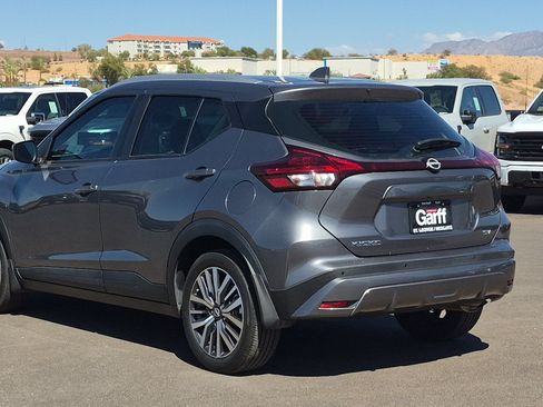 Used 2023 Nissan Kicks SV FWD image 5