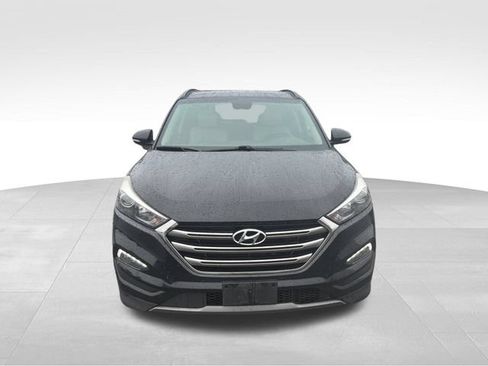 Used 2016 Hyundai Tucson Limited w/ Option Group 03 FWD image 3