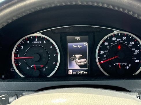 Used 2016 Toyota Camry SE FWD image 13