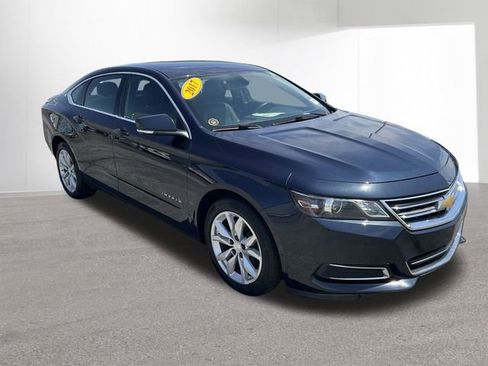 Used 2017 Chevrolet Impala LT w/ Convenience Package FWD image 3
