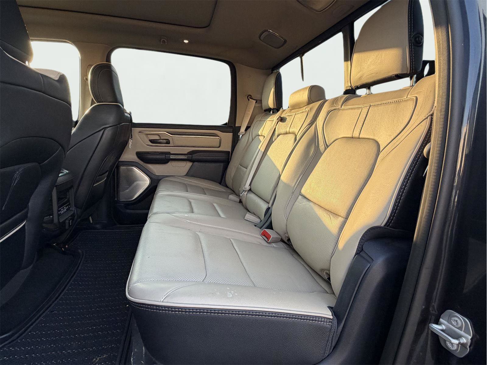 Used 2021 RAM 1500 Limited AWD/4WD image 17