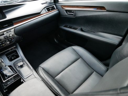 Used 2018 Lexus ES 350 w/ Premier Package image 11