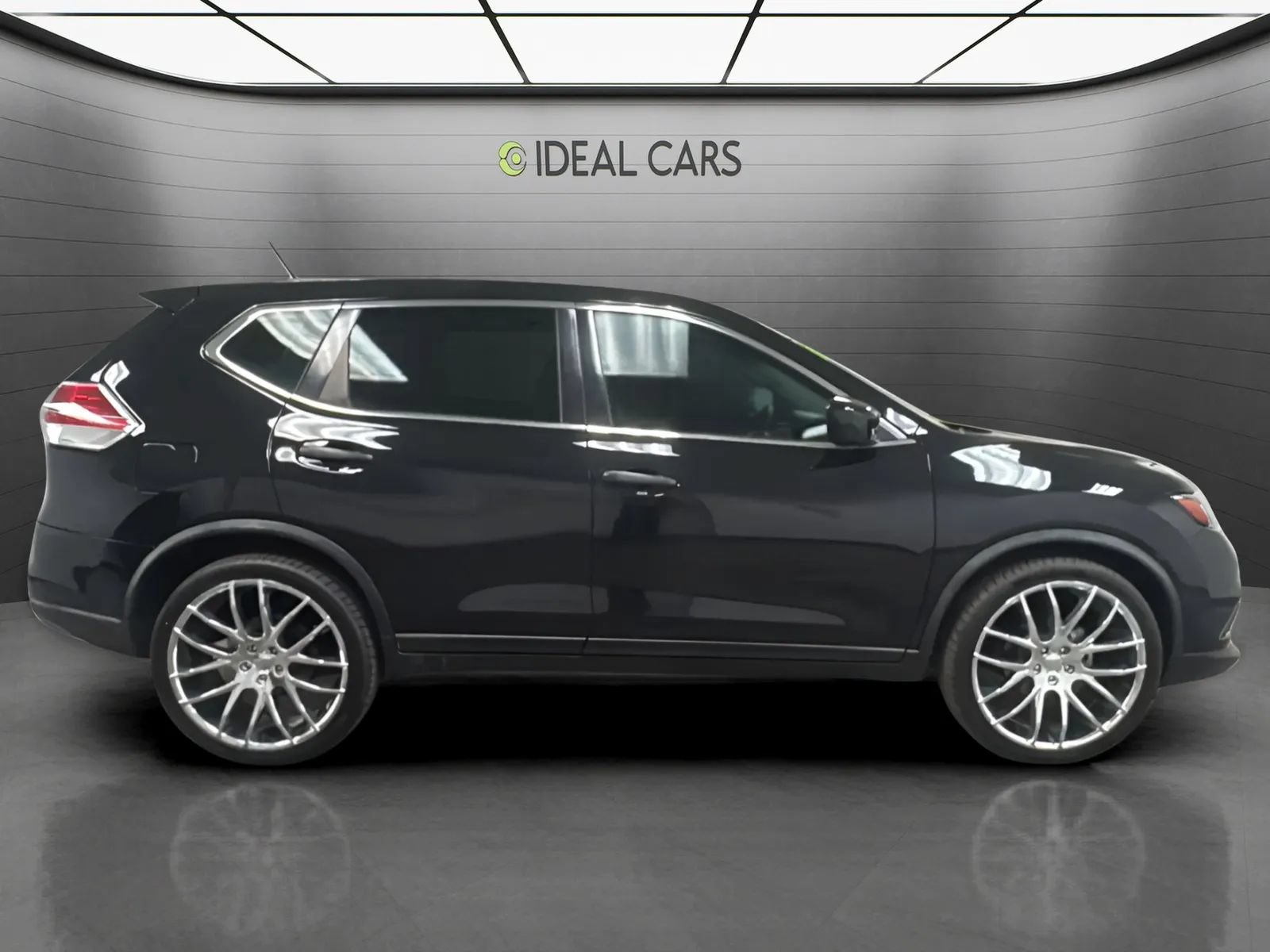 Used 2016 Nissan Rogue S FWD image 4