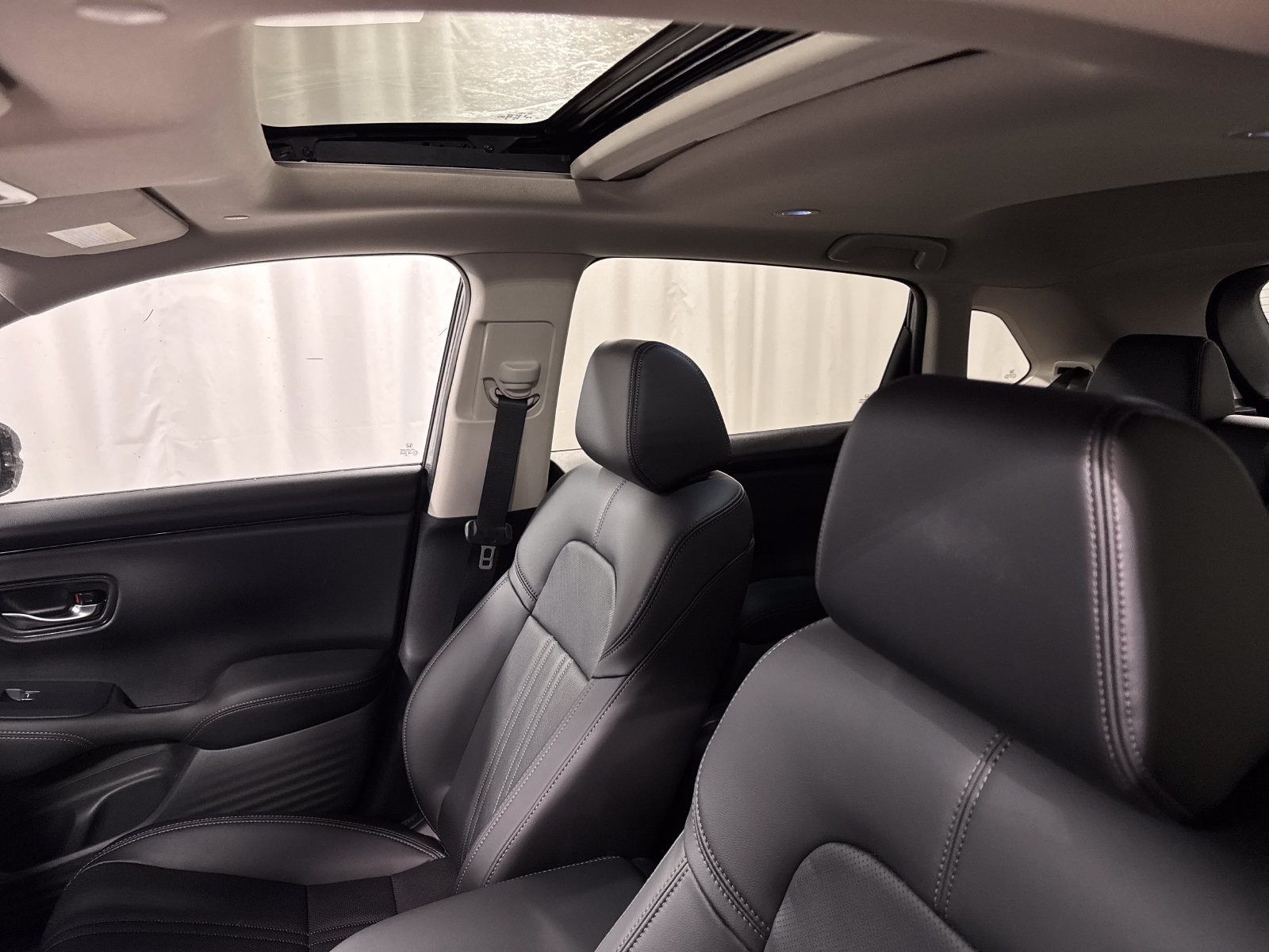 Used 2027 Honda HR-V EX-L image 22