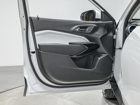Used 2024 Chevrolet Trax LT FWD image 14