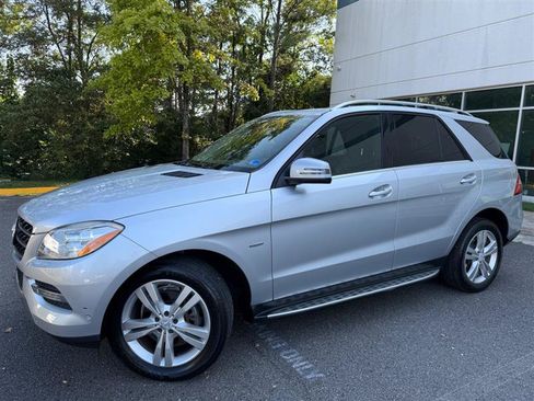 Used 2012 Mercedes-Benz ML 350 BlueTEC 4MATIC image 4