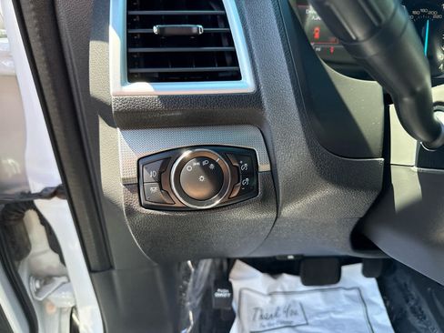 Used 2015 Ford Explorer XLT w/ Equipment Group 202A AWD/4WD image 19