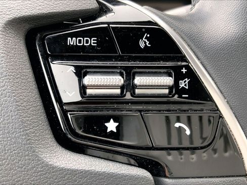 Used 2023 Kia Niro SX image 21