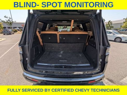 Used 2022 Jeep Grand Wagoneer Series III w/ Rear Seat Video Group 1 AWD/4WD image 17